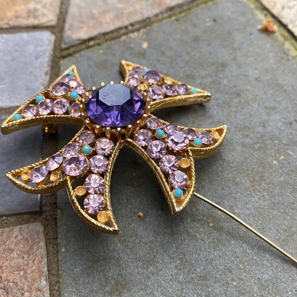 BSK SIGNED MalteseCross, Large round Periwinkle round shiningcenter stone broach - Picture 9 of 11